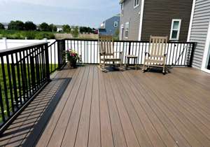Stunning Deck with Elegant Railing